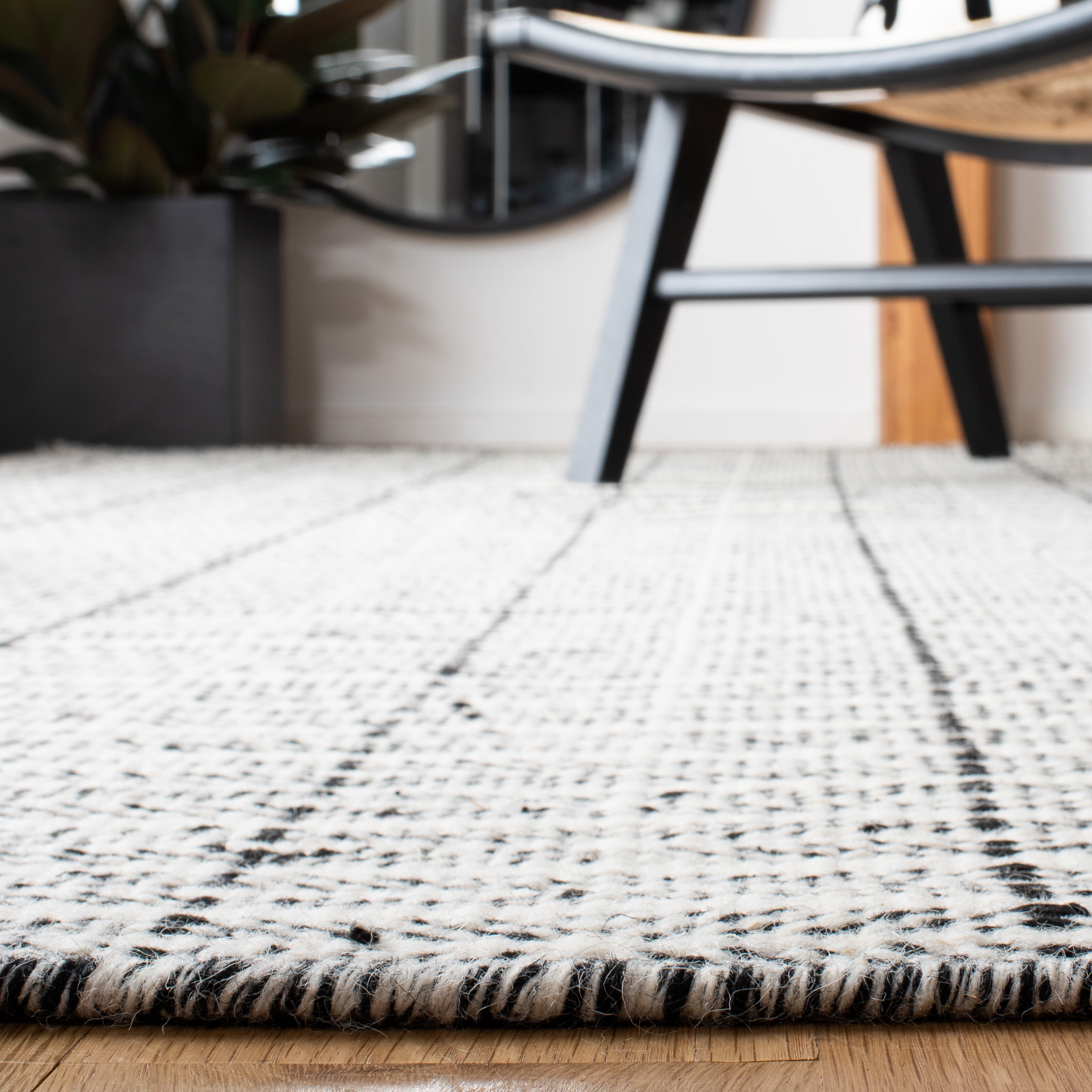 SAFAVIEH Vermont Zachary Striped Area Rug, Black/Ivory, 9' x 12'