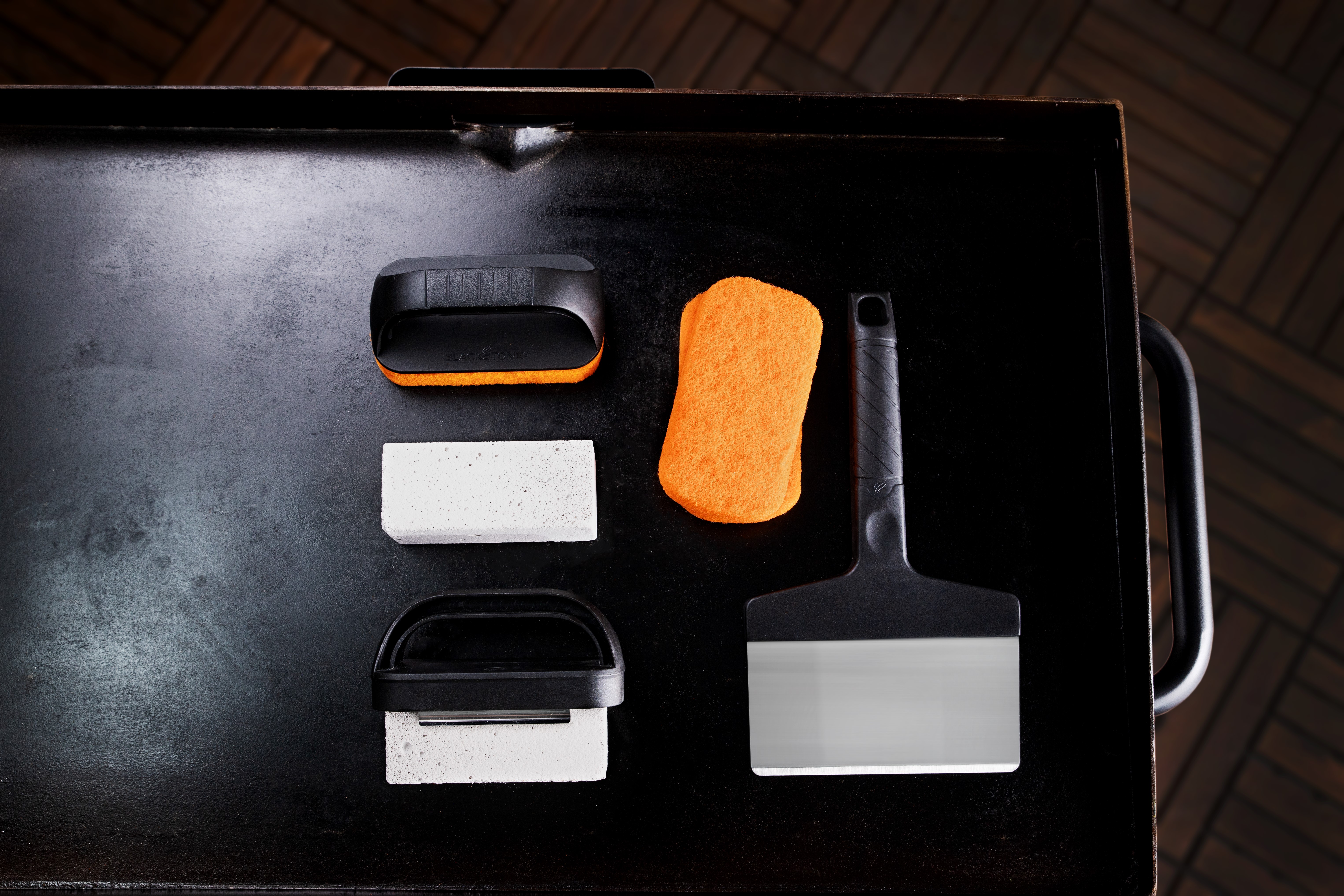 Blackstone Professional 8-Piece Griddle Cleaning Kit photo 2