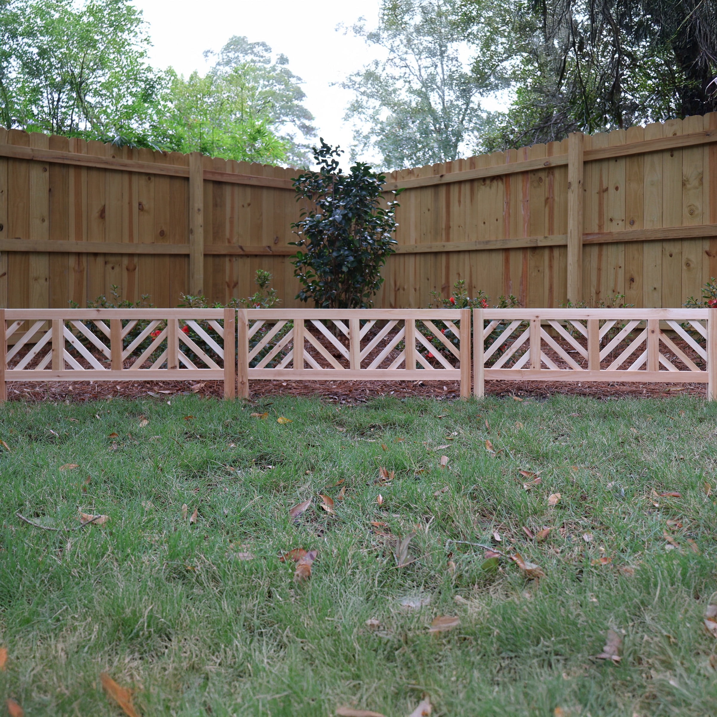Expert Gardener 18in H x 36in W Wood Garden Border, Chevron Style