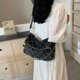 thumbnail image 4 of Bolso Hombro Mujer Denim Acolchado Correa Ajustable para Fiesta, 4 of 7