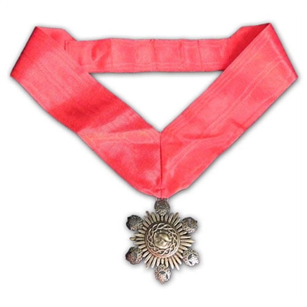 Action Figure - Universal Monsters - Dracula Medallion Limited Edition Prop Replica