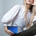 thumbnail image 4 of Bolso de mano de mujer, bolso de mano transparente acrílico con correa de hombro de cadena dorada desmontable, bolso cruzado azul transparente JFHHH pequeña, 4 of 5