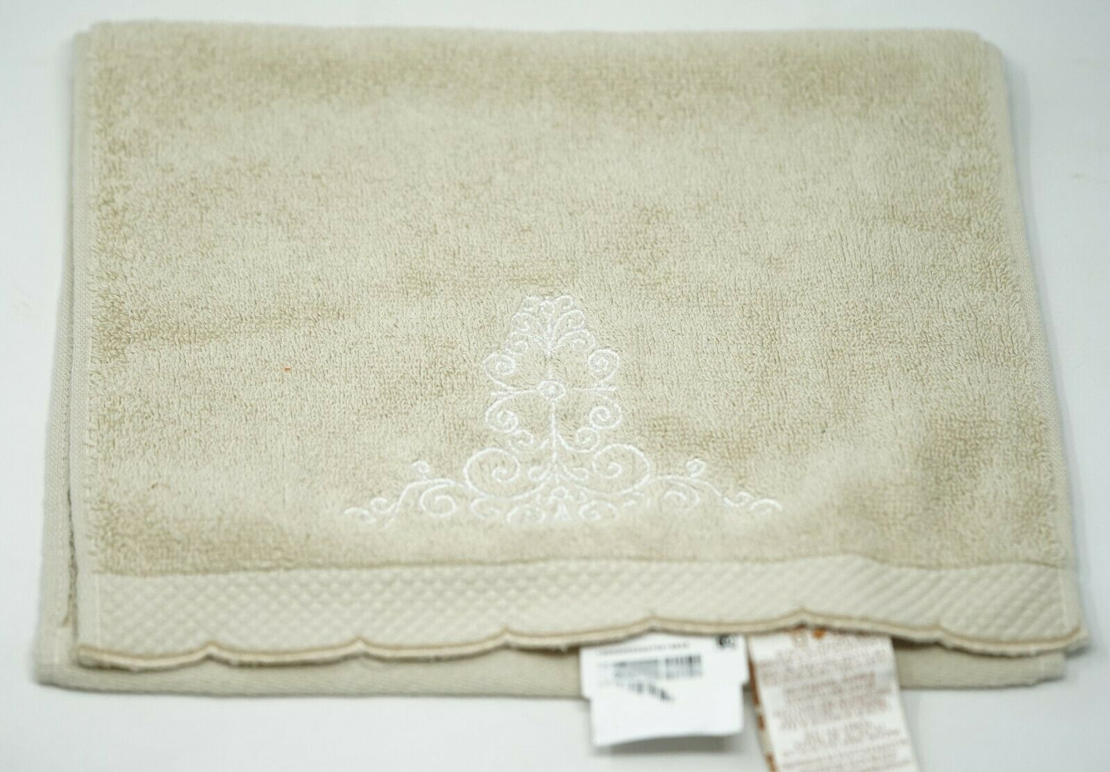Photo 1 of Lenox French Perle-Emb Embroidered Ivory Fingertip Towel