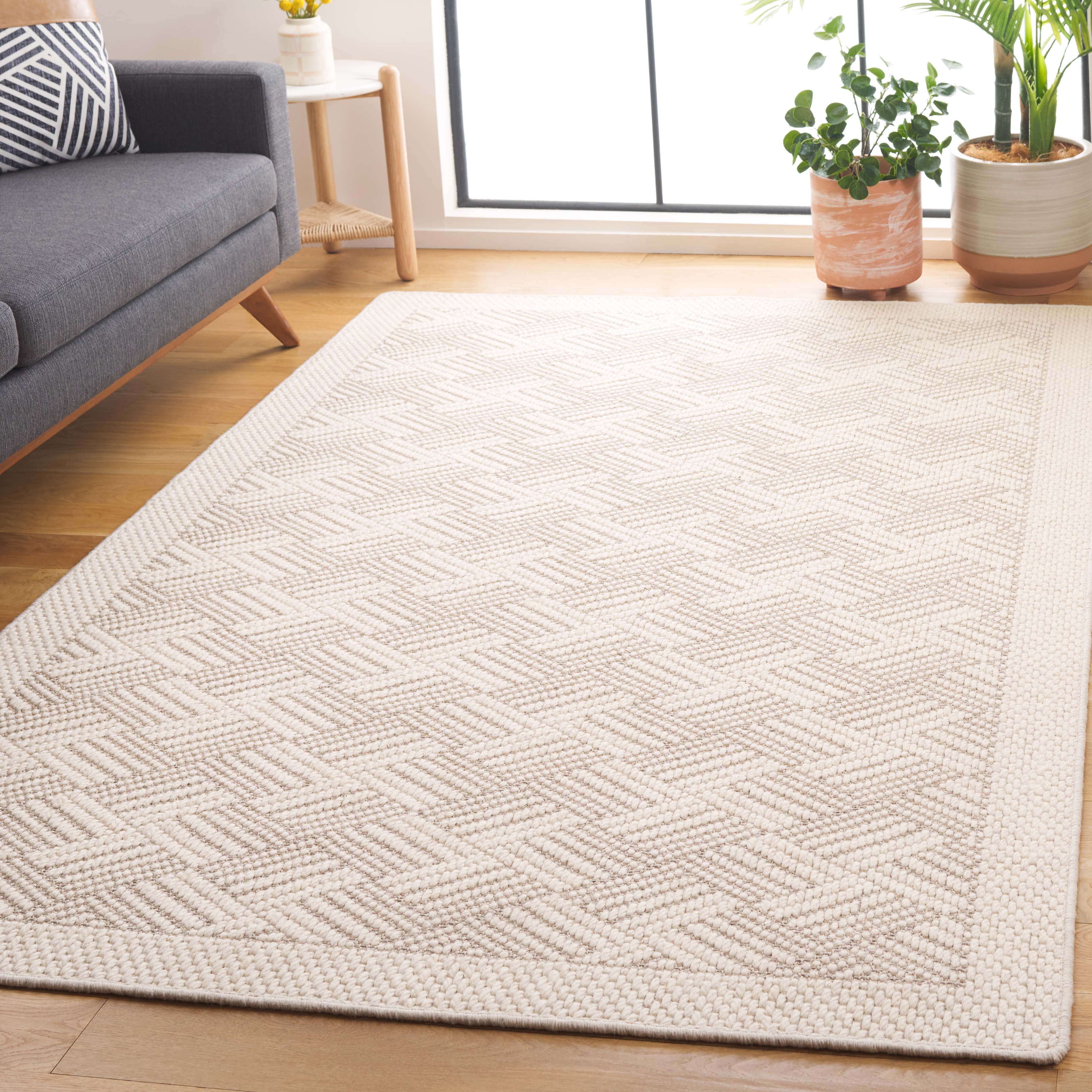 SAFAVIEH Palm Beach Clover Geometric Area Rug, Ivory, 6' x 9'