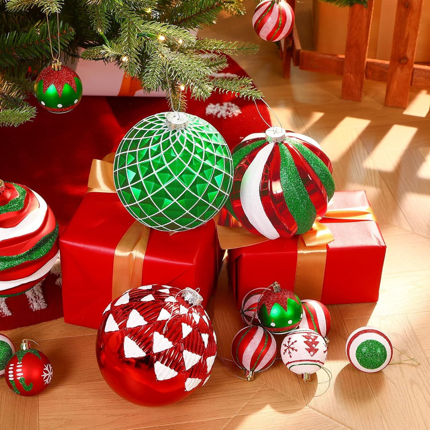 6"/150mm Large Christmas Ball Ornaments, 4Pcs Christmas Tree Decor, Shatterproof Hanging Decorations with Hooks, White & Silver Baubles for Xmas Tree, Wedding, Holiday and Party Decor