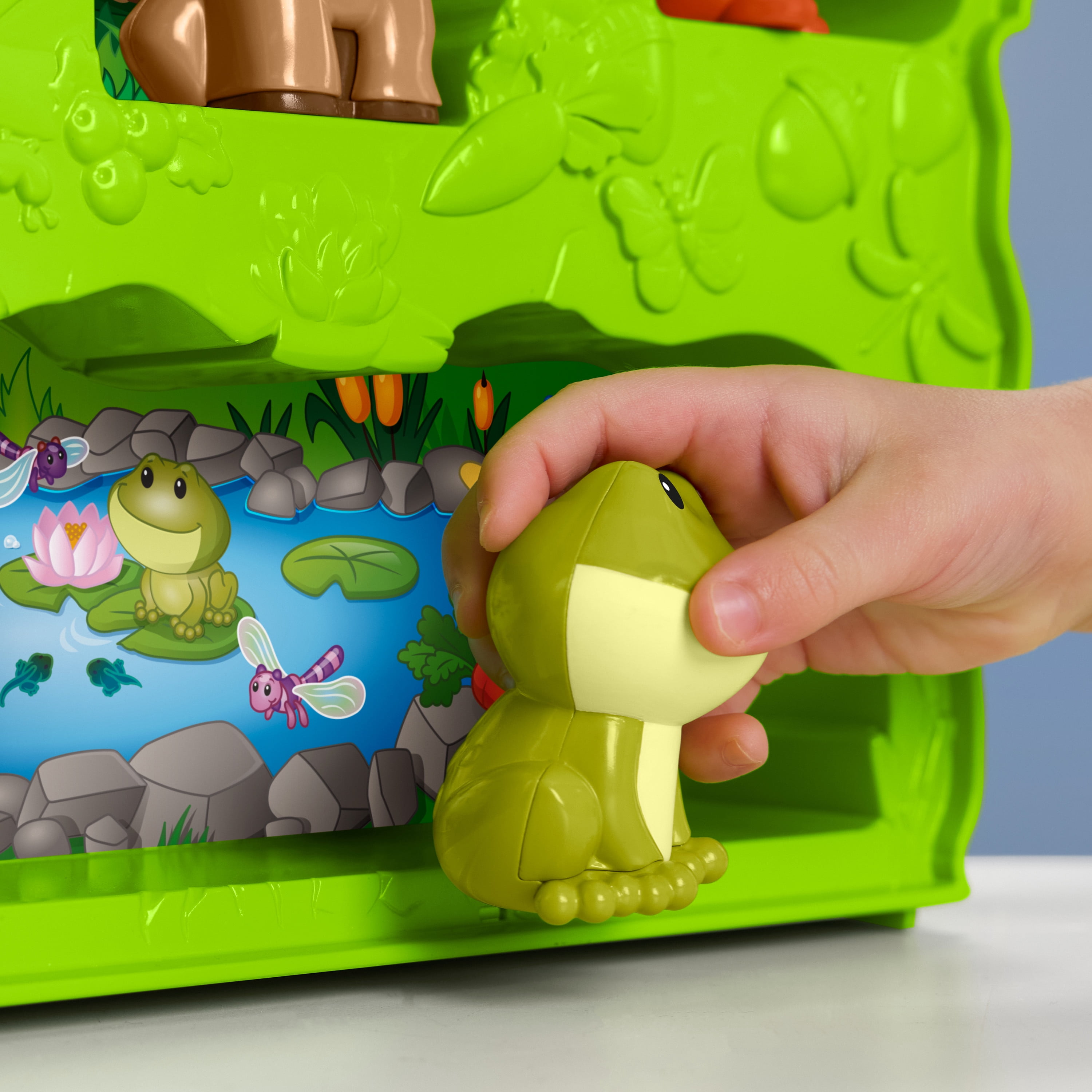 Fisher-Price Little People Forest Friends Carry Case Toddler Playset with Figures, 9 Pieces