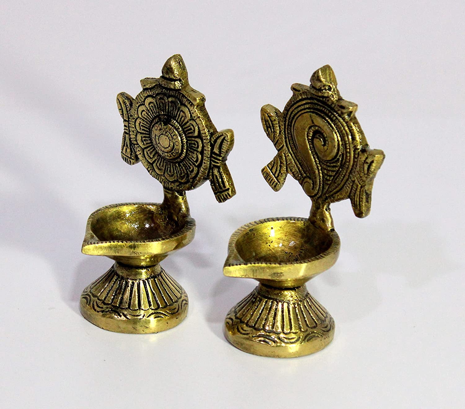 eSplanade Brass Oil Lamps | Shankh Chakra Narayan Oil Lamp Diya Deepam Kuthu Vilakku - 4" Inches