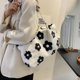 thumbnail image 4 of Las mujeres imprimen los bolsos de las axilas Bolso de mano grande de la felpa del invierno (flor blanca) Likrtyny Para estrenar, 4 of 9