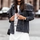 thumbnail image 1 of Abrigo de chaqueta de mezclilla con botón de bolsillo de manga larga de color sólido informal de moda para mujer Fridja  po1987, 1 of 1
