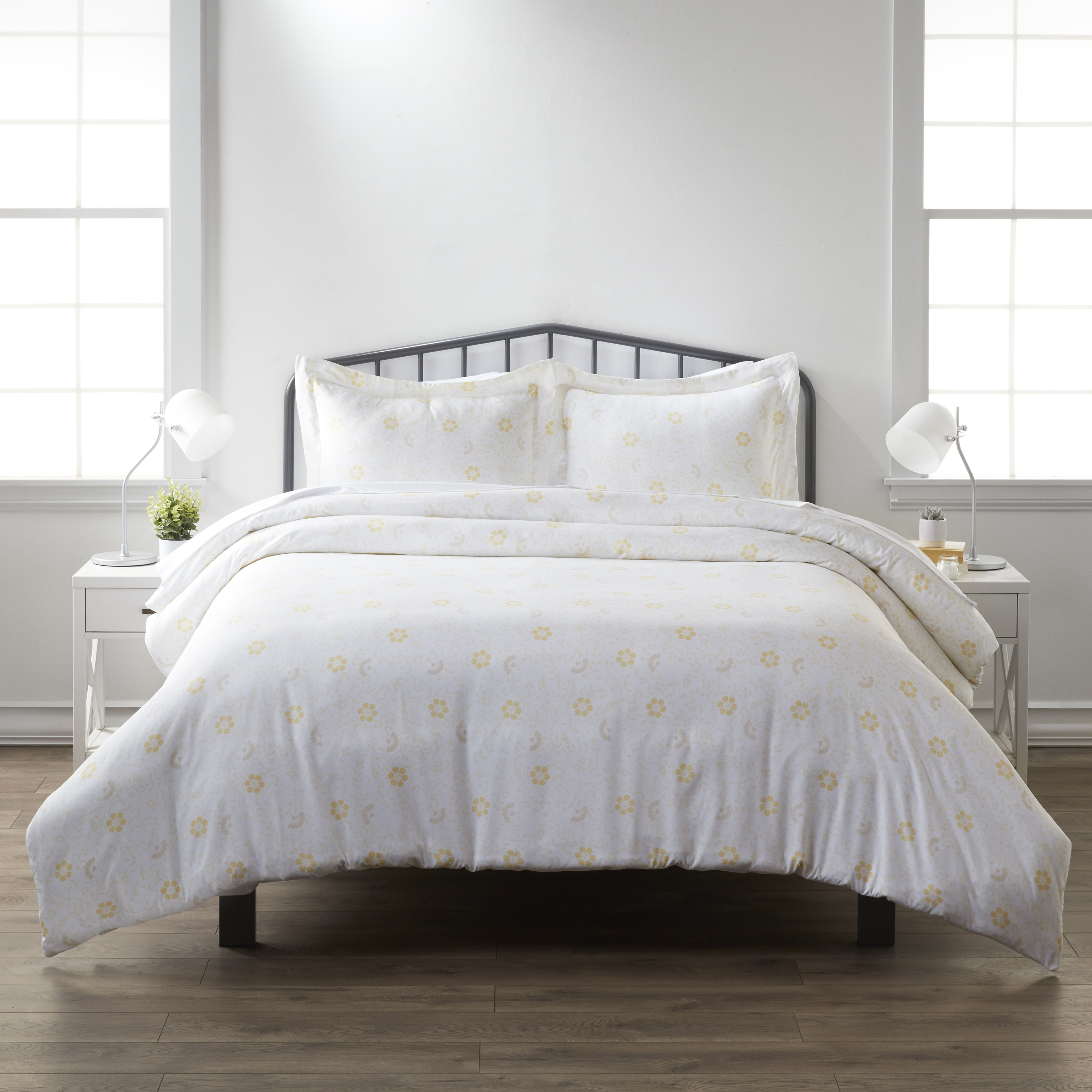 Noble Linens White Spring Vines Print Duvet Set 3-Piece Duvet Cover Set, King/Cal King