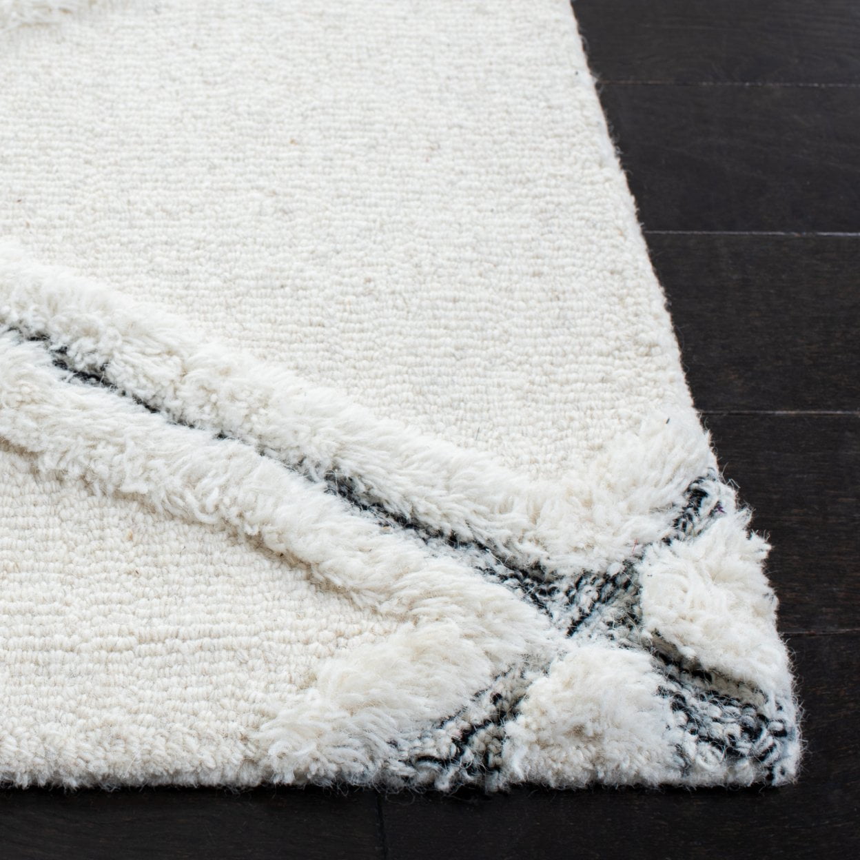 SAFAVIEH Casablanca Jaymz Diamond Area Rug, Ivory, 8' x 10'