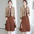 thumbnail image 3 of Conjunto de chaqueta cárdigan de mujer estilo tweed étnico 2024 con falda de largo medio y vestido de capa base para madre, 3 of 4