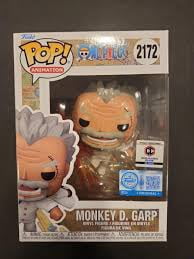 Monkey D Garp 2172 Exclusive Vinyl Figure With Protector One Piece