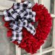 thumbnail image 4 of Guirnalda de corazón de amor de arpillera roja para el Día de San Valentín, lazo a cuadros de búfalo, accesorios de decoración del hogar, 4 of 5