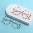 thumbnail image 3 of Gafas anti-luz azul para mujer, gafas planas con patadas, estilo coreano, retro, cuadradas, con marco de metal, 3 of 5
