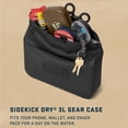 thumbnail image 4 of Estuche para equipo YETI Sidekick Dry, 3 litros, color negro y verde, 4 of 9