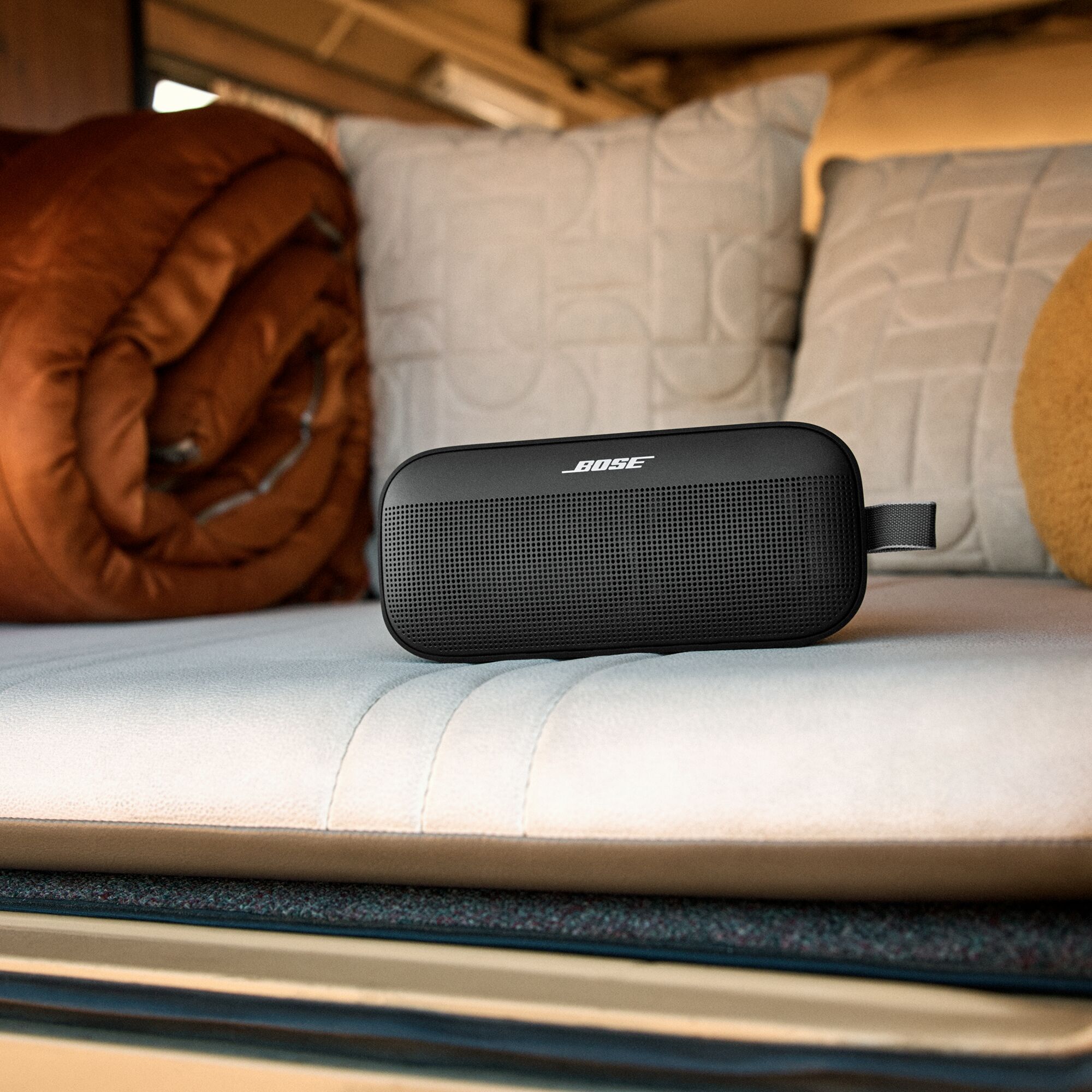 Bose SoundLink Flex II Waterproof Portable Bluetooth Speaker photo 6