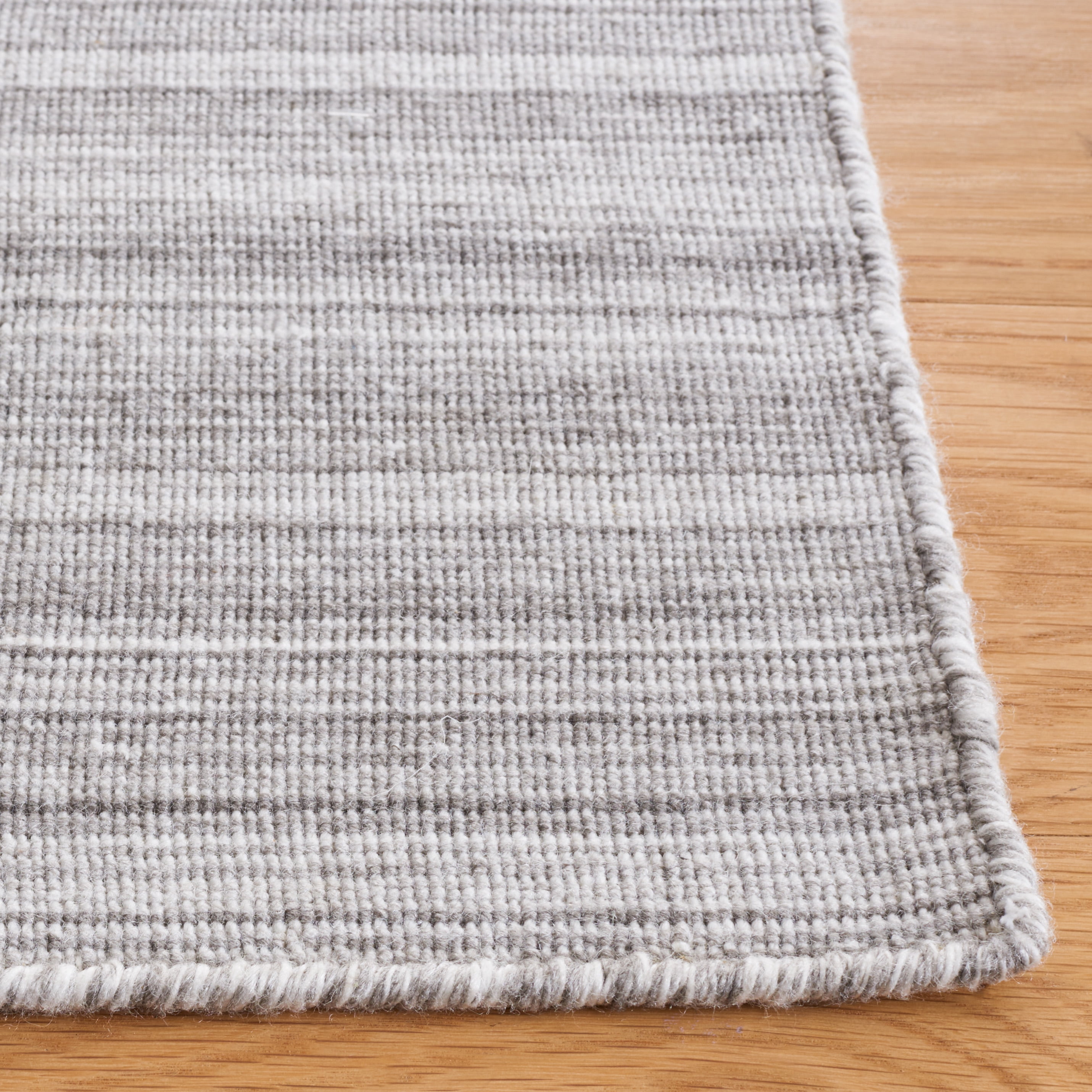 SAFAVIEH Kilim Nadia Striped Polyester Area Rug, Silver, 6' x 6' Square