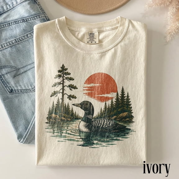 Vintage Loon Lake Nature Shirt Retro Wildlife Bird Graphic Tee Classic Forest Lake Landscape Top Outdoor Gift