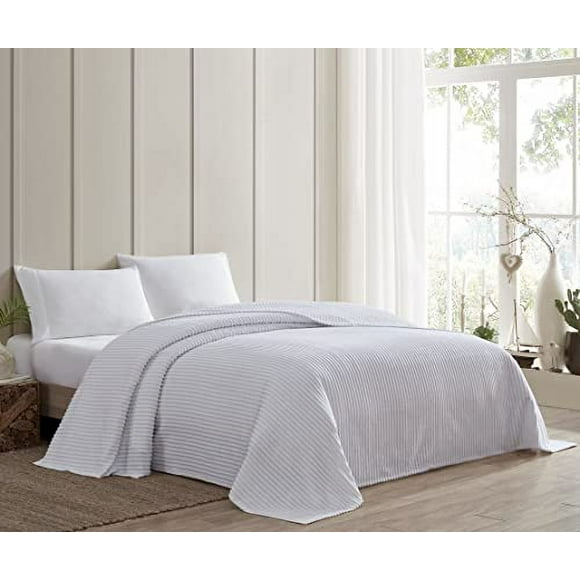 Beatrice Home Fashions Channel Chenille Bedspread, King, White