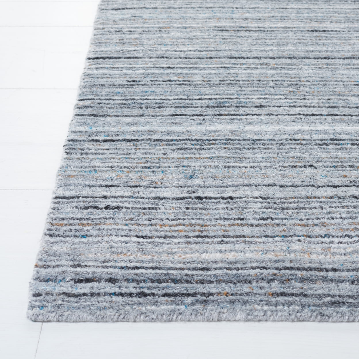 SAFAVIEH Mirage Weldon Distressed Area Rug, Dark Gray, 7' x 7' Round