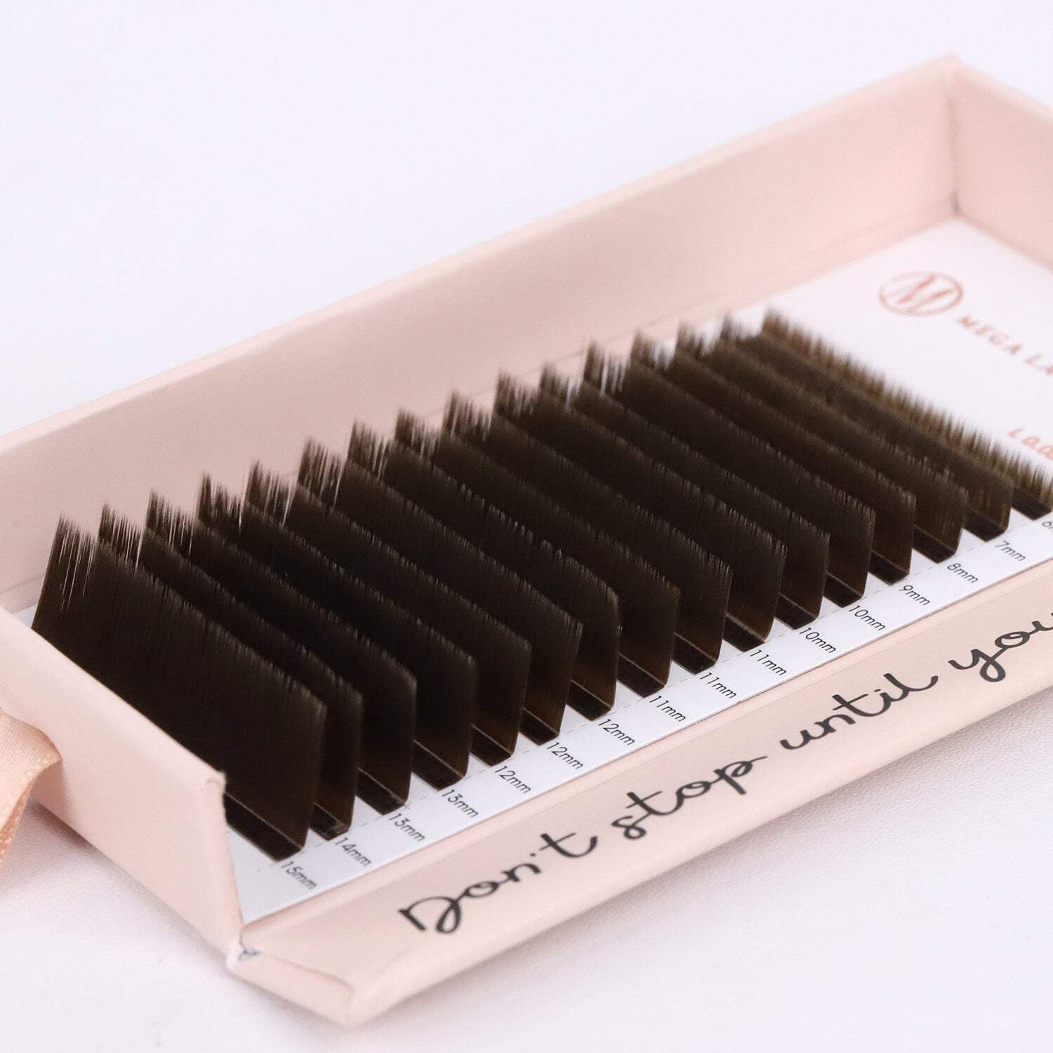 Easy Fanning Cashmere Lashes - Brown