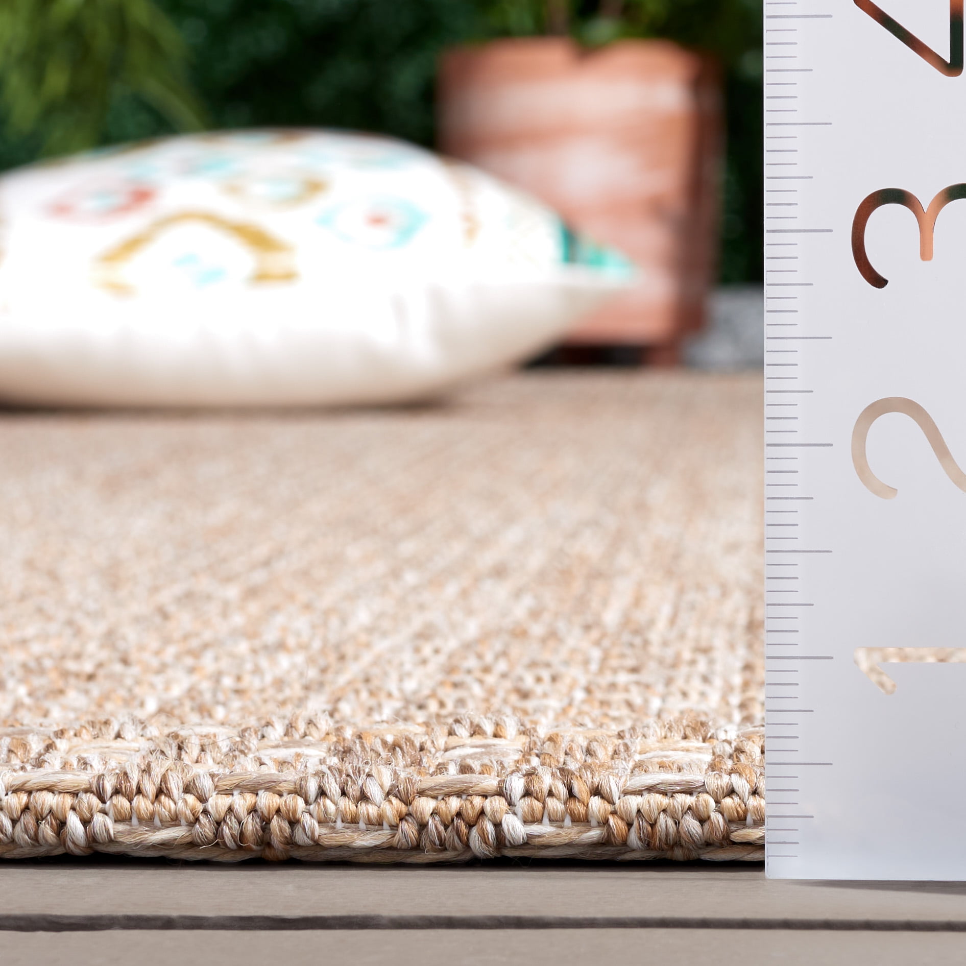SAFAVIEH Sisal All-Weather Ophelia Solid Indoor/Outdoor Area Rug, Taupe, 4' x 6'