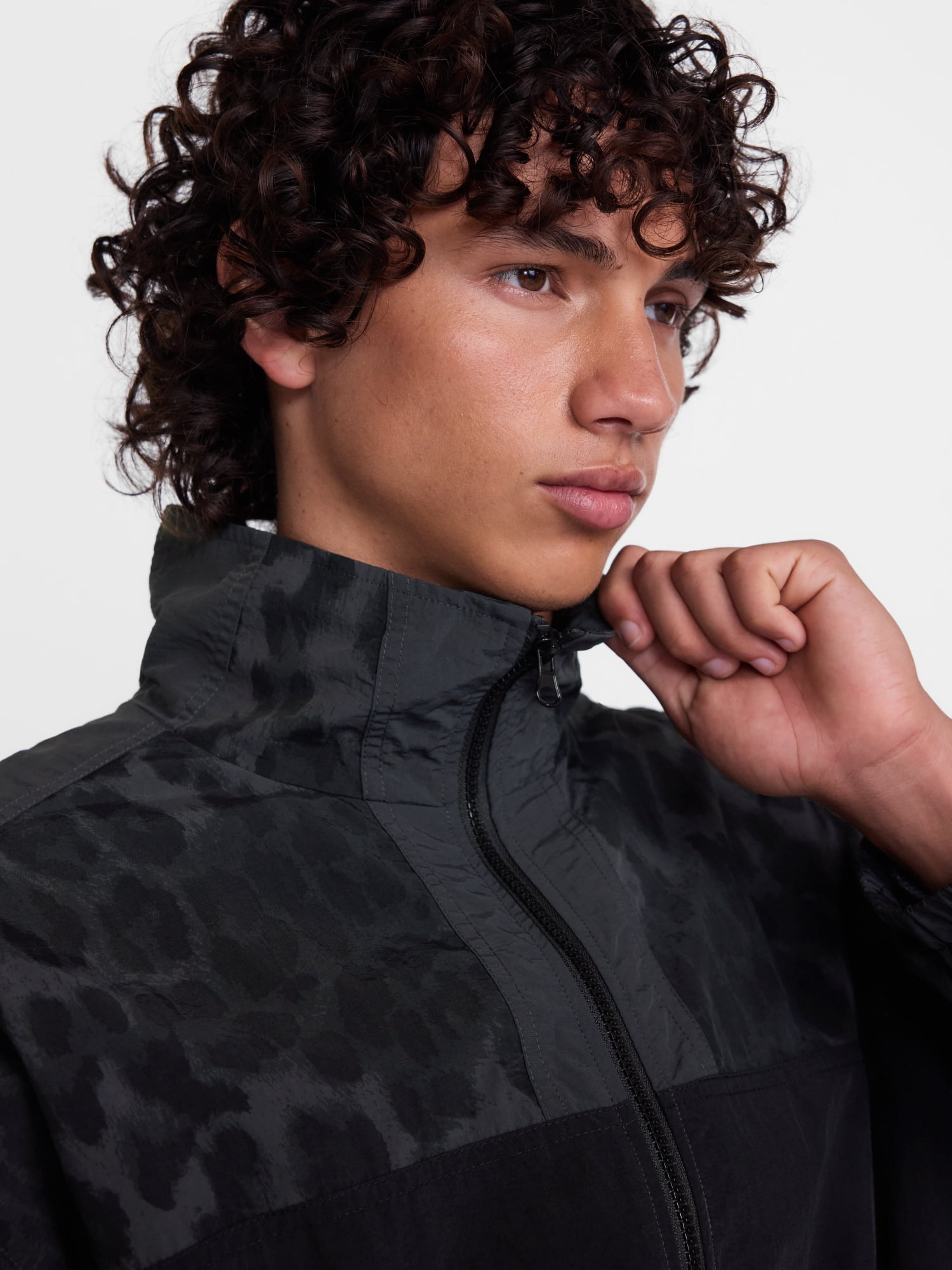 No Boundaries Windbreaker Jacket with Long Sleeves, Men's XS-4XLT