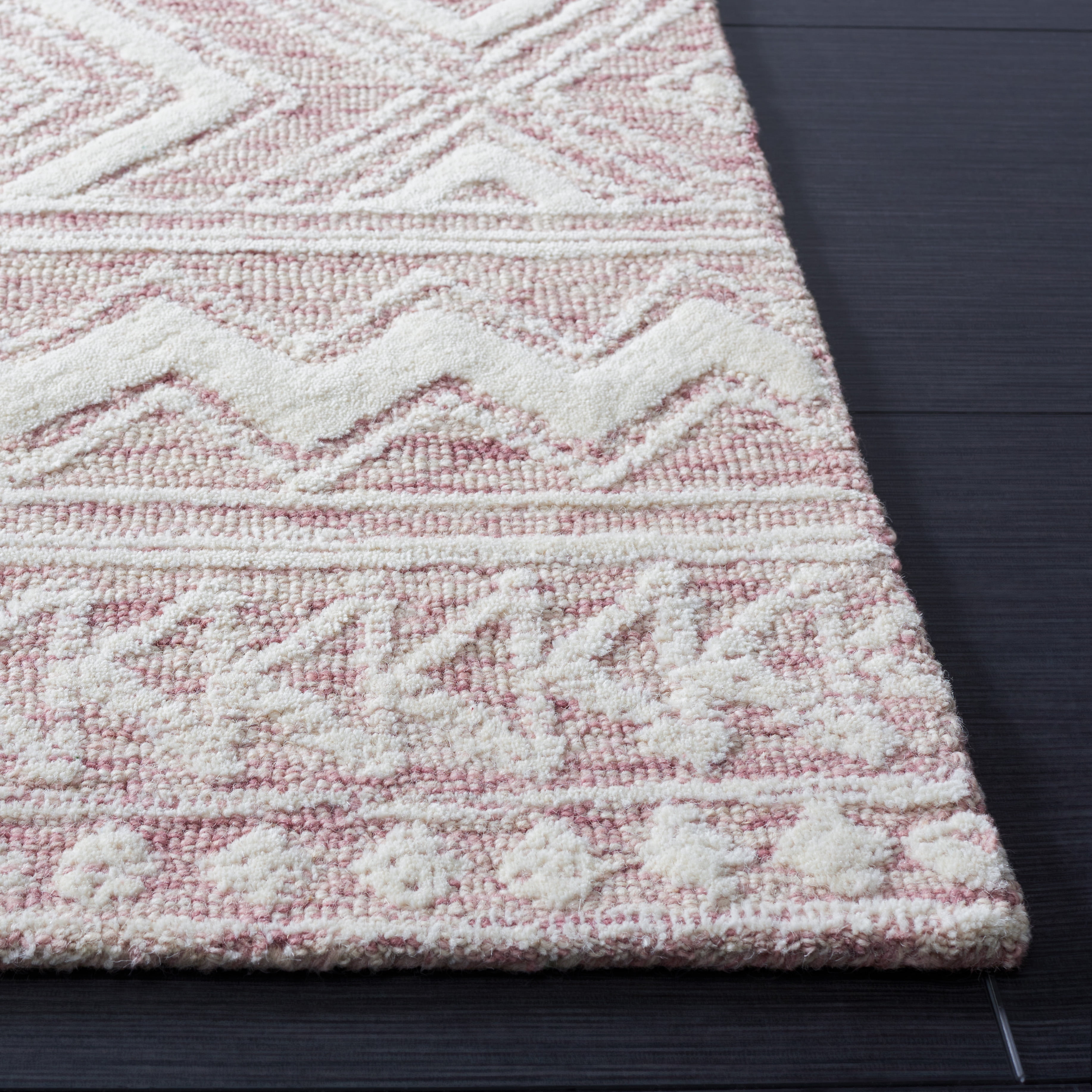 SAFAVIEH Metro Daria Medallion Area Rug, Dark Pink/Ivory, 3' x 5'
