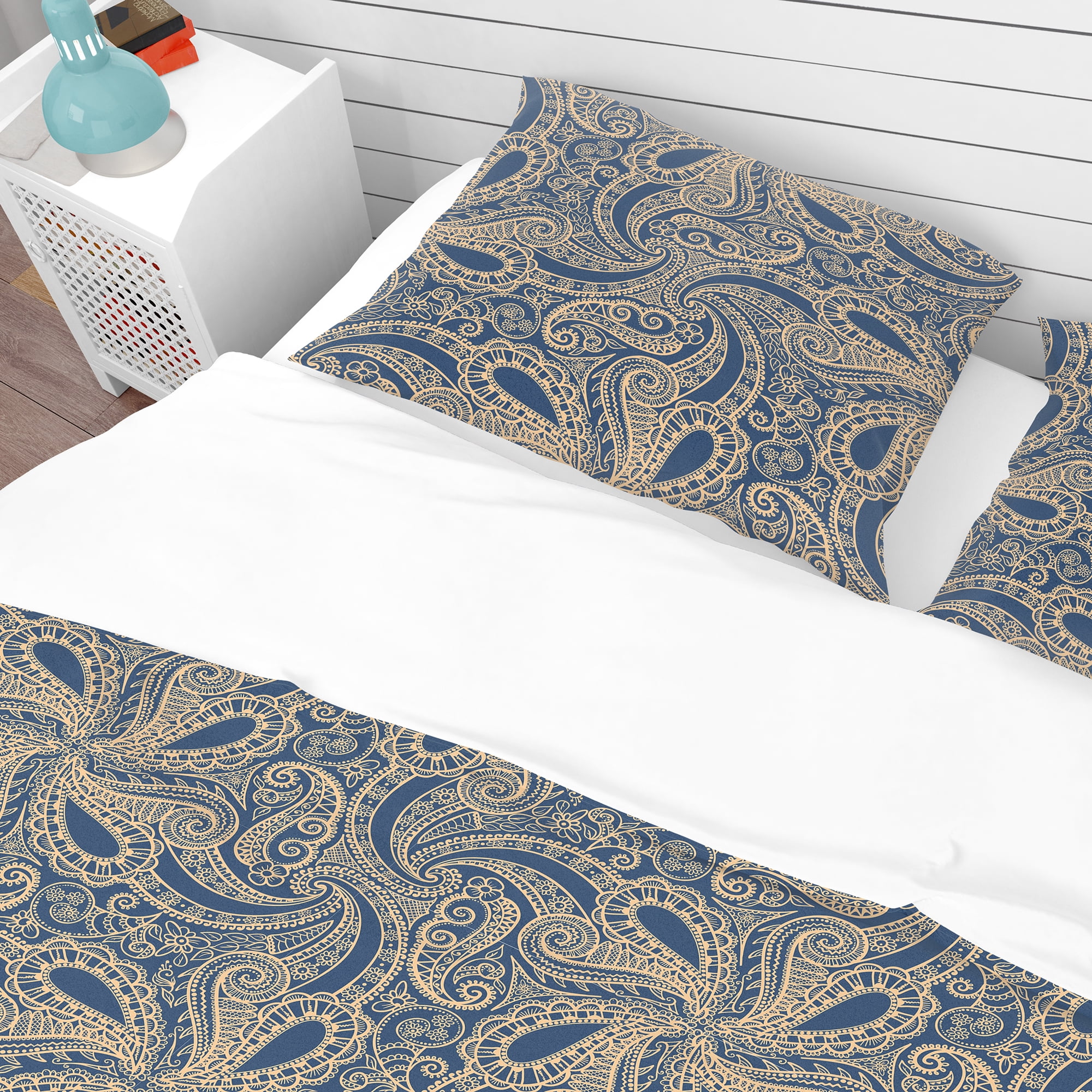 Designart 'Lace Pattern' Bohemian & Eclectic Duvet Cover Set