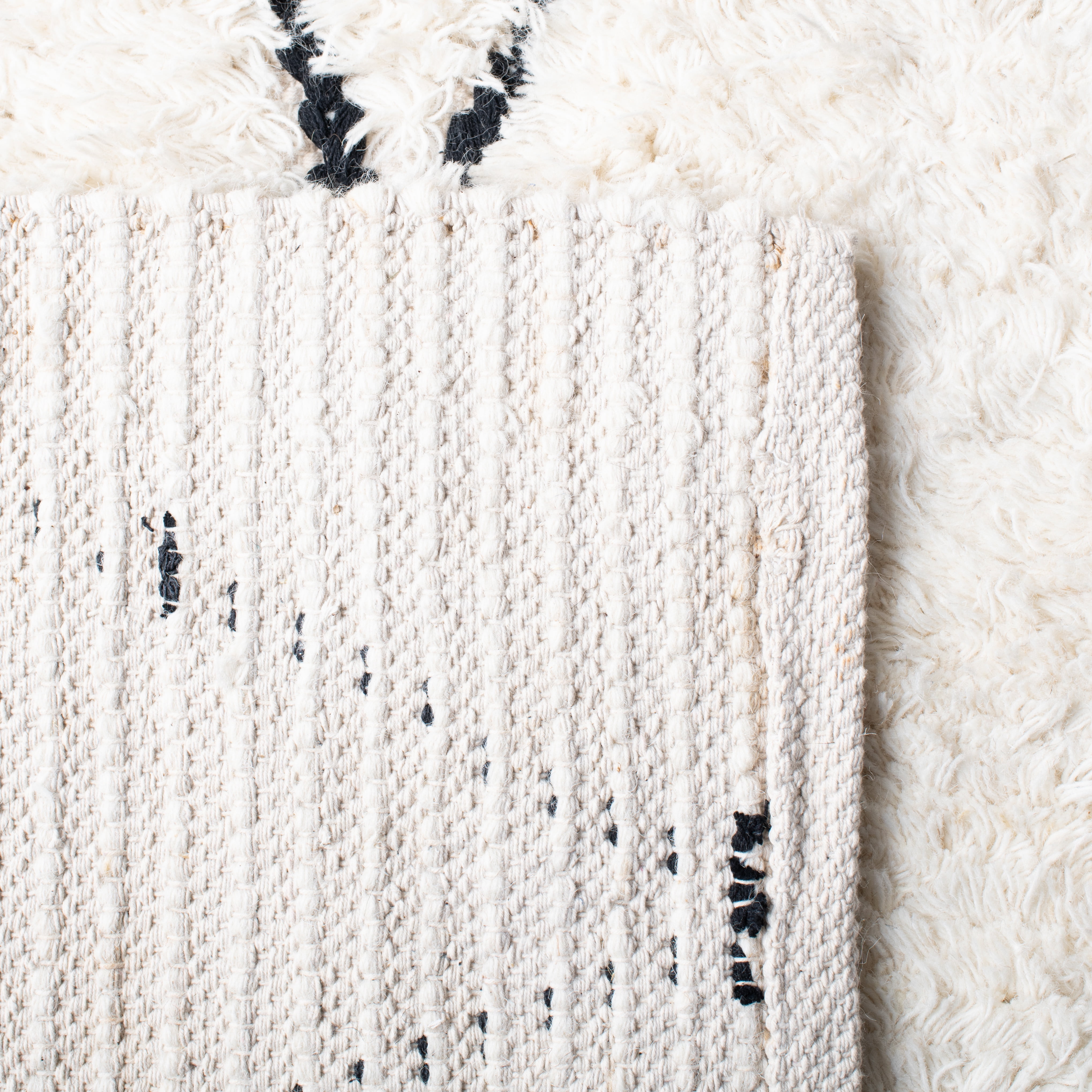 SAFAVIEH Natura Kuzman Geometric Wool Area Rug, Ivory/Black, 8' x 10'