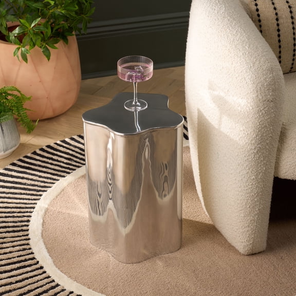 Safavieh Tonnie Modern Metal Curved End Table, Silver