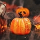 thumbnail image 4 of Fiudx Luces de Calabaza de Halloween, Led a Pilas, Mini Centros de Mesa de Resina, Decoración Vibrante para Fiestas de Halloween, Decoración para El Hogar y El Jardín, Atmósfera Aterradora, 3 Pilas A, 4 of 4