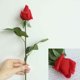 thumbnail image 2 of Injueey Tela Rose Bud Flores artificiales Simulación Decorativa Artificial Rose Flores falsas Hogar Boda Hotel Jardín Decoración Kits de decoración para fiestas rojo Injueey JJ16226-03, 2 of 6