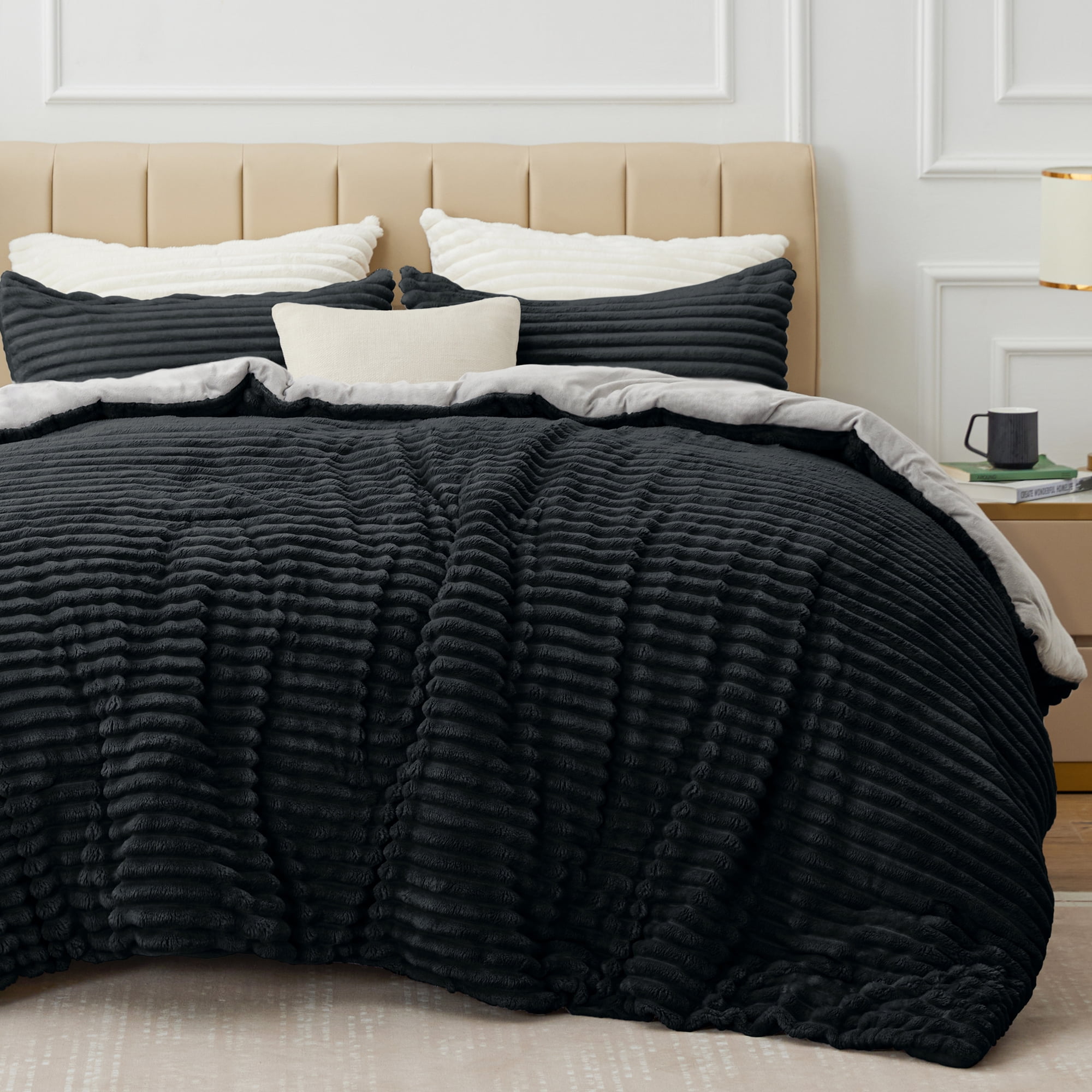 BEDELITE Fleece Queen Comforter Set -Super Soft & Warm Fluffy Black Bedding, Luxury Fuzzy Heavy Bed Set for Winter with 2 Pillow Cases
