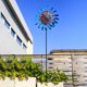 thumbnail image 3 of Hilanderos solares de viento Graden estacas decoración perinola bola de cristal luz escultura de viento estaca de jardín alimentado por energía Solar Azul eléctrico Soledad Hilanderos de viento, 3 of 9