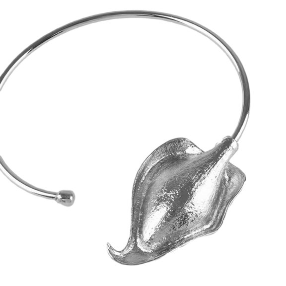 Exaggerated Pleated Metal Necklace Accessory Elegant Flower Shape Open Choker Necklace for Daily Wear Dates Parties