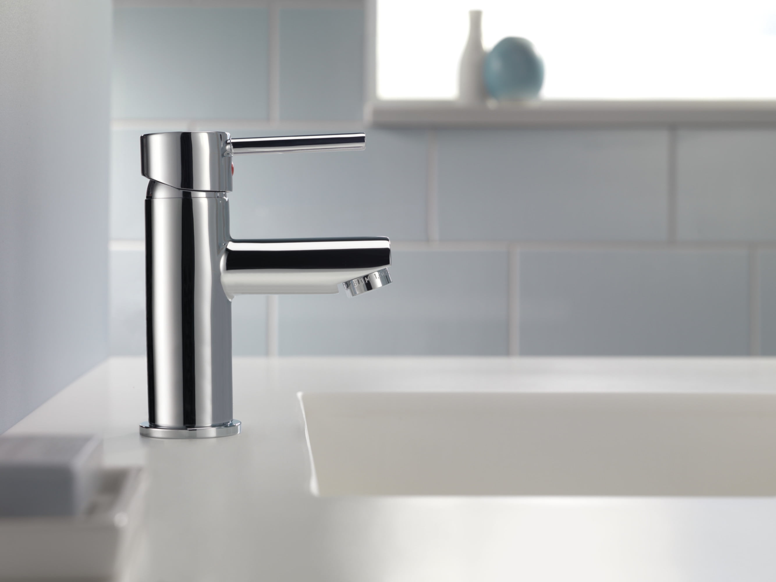 Delta 559LF-BLGPM-PP Modern 1 GPM Single Hole Bathroom Faucet - Black
