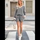 thumbnail image 4 of Conjunto de 2 Piezas de Rayas para Mujer: Sudadera de Larga y Pantalones Cortos y Negro M, 4 of 10