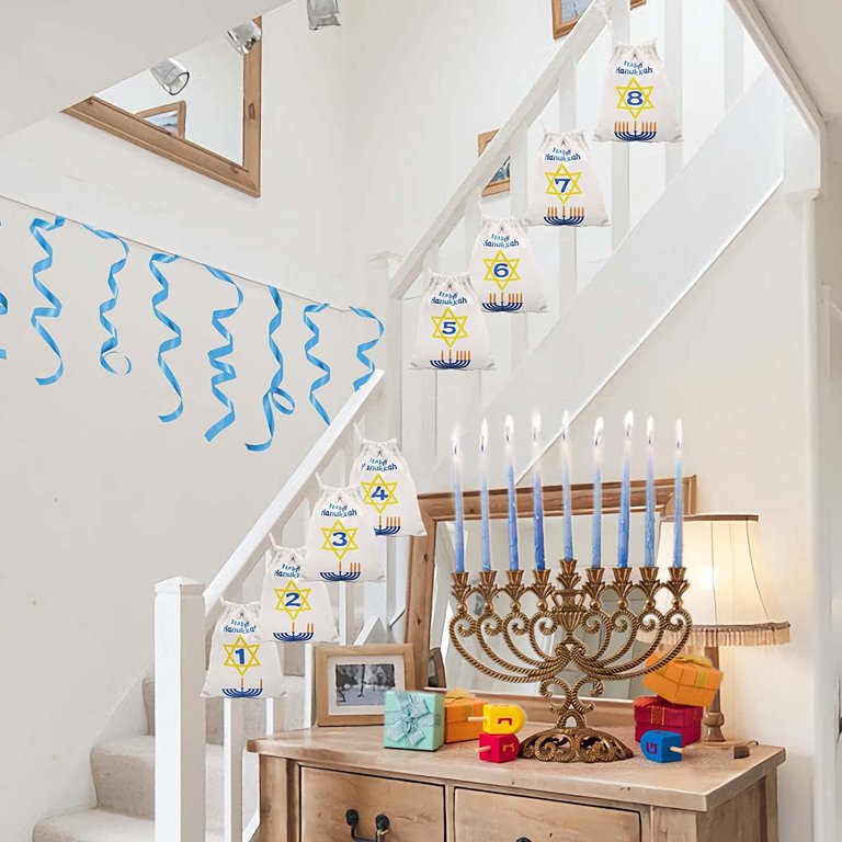 8 Nights of Hanukkah Gift Bags, 8 pack Hanukkah Countdown Calendar  Drawstring Bags Festival of Lights Burlap Favor Bag for Kids Chanukah  Hanukkah Decorations(Menorah Design) - Walmart.com