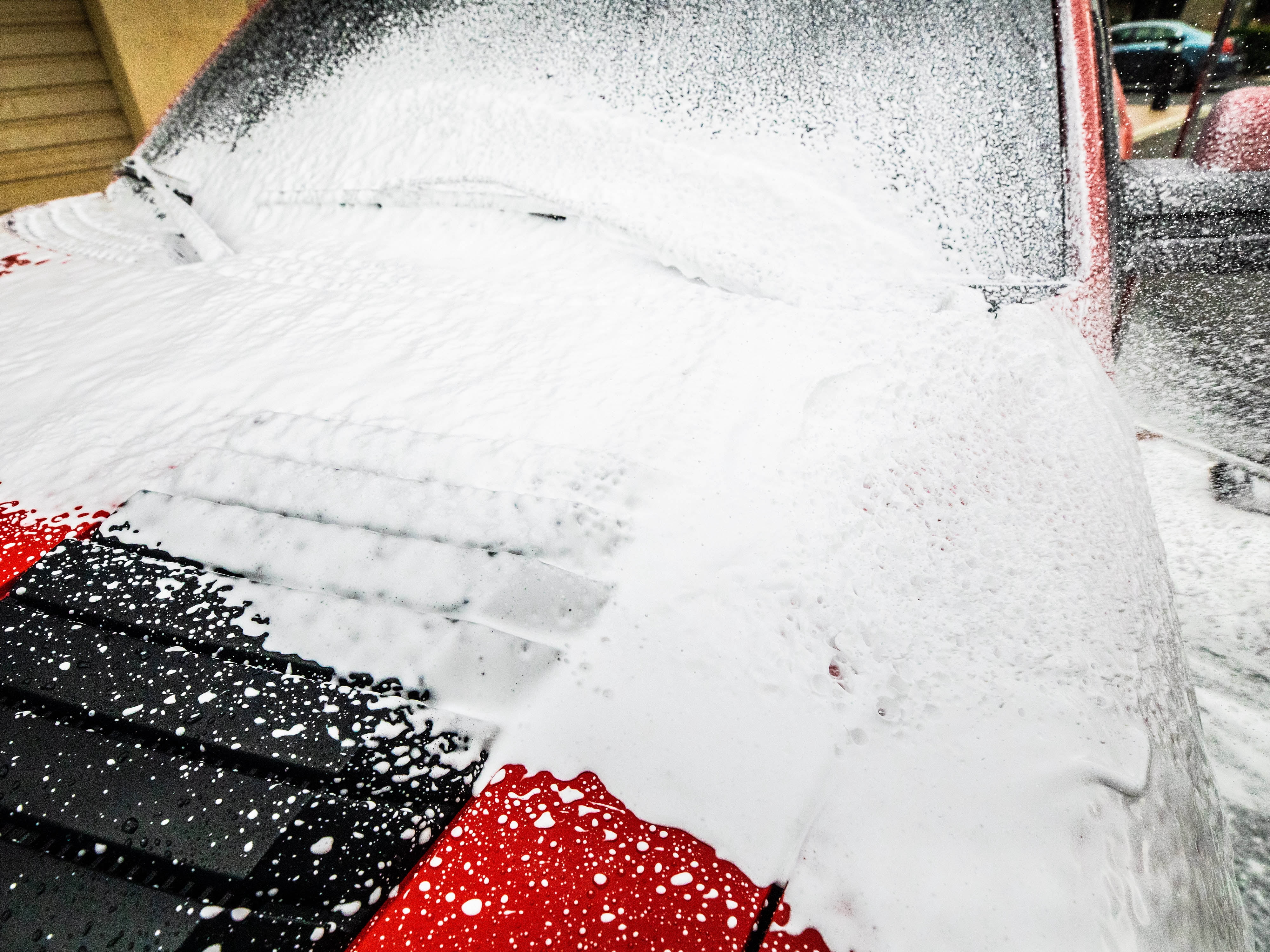 Meguiar's Ultimate Snow Foam Shampoo for Auto Detailing and Car Washing, 32 oz