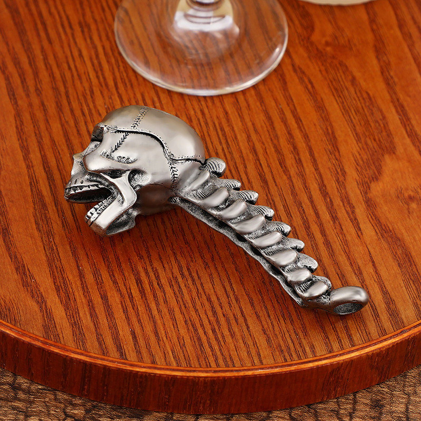  LKKCHER Skull Gifts, Skeleton Hand Beer Bottle Opener, Gothic  Gifts Birthday Halloween Gifts for Men Dad Boyfriend Husband Beer Opener  Collector with Gift Box and Card: Home & Kitchen