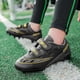 thumbnail image 3 of Zapatos de fútbol para niños, botines de fútbol para niños y niñas, calzado deportivo de entrenamiento de hierba, zapatillas de deporte Yj6210A-Negro-36 brillar Electrónica, 3 of 3