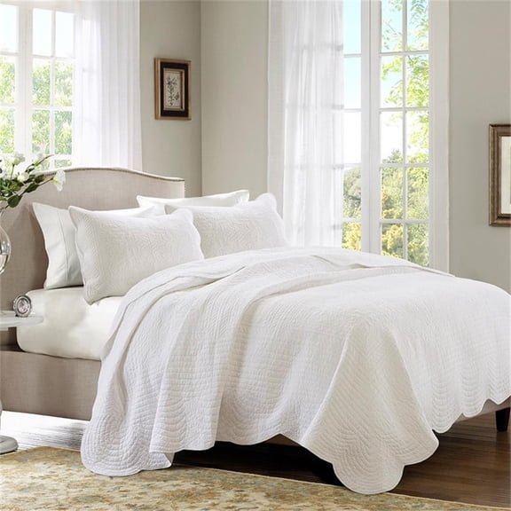 Pemberly Row 3 Piece Reversible Scalloped Edge Quilt Set in White