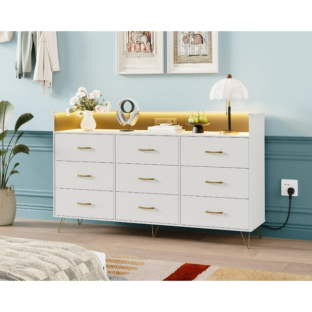 Commode à 9 Tiroirs avec Lumières DEL, Commode Moderne Mi-Siècle pour Chambre, Armoire de Rangement Triple Grand avec Pattes en Métal pour Garde-Robe, Salon, Entrée