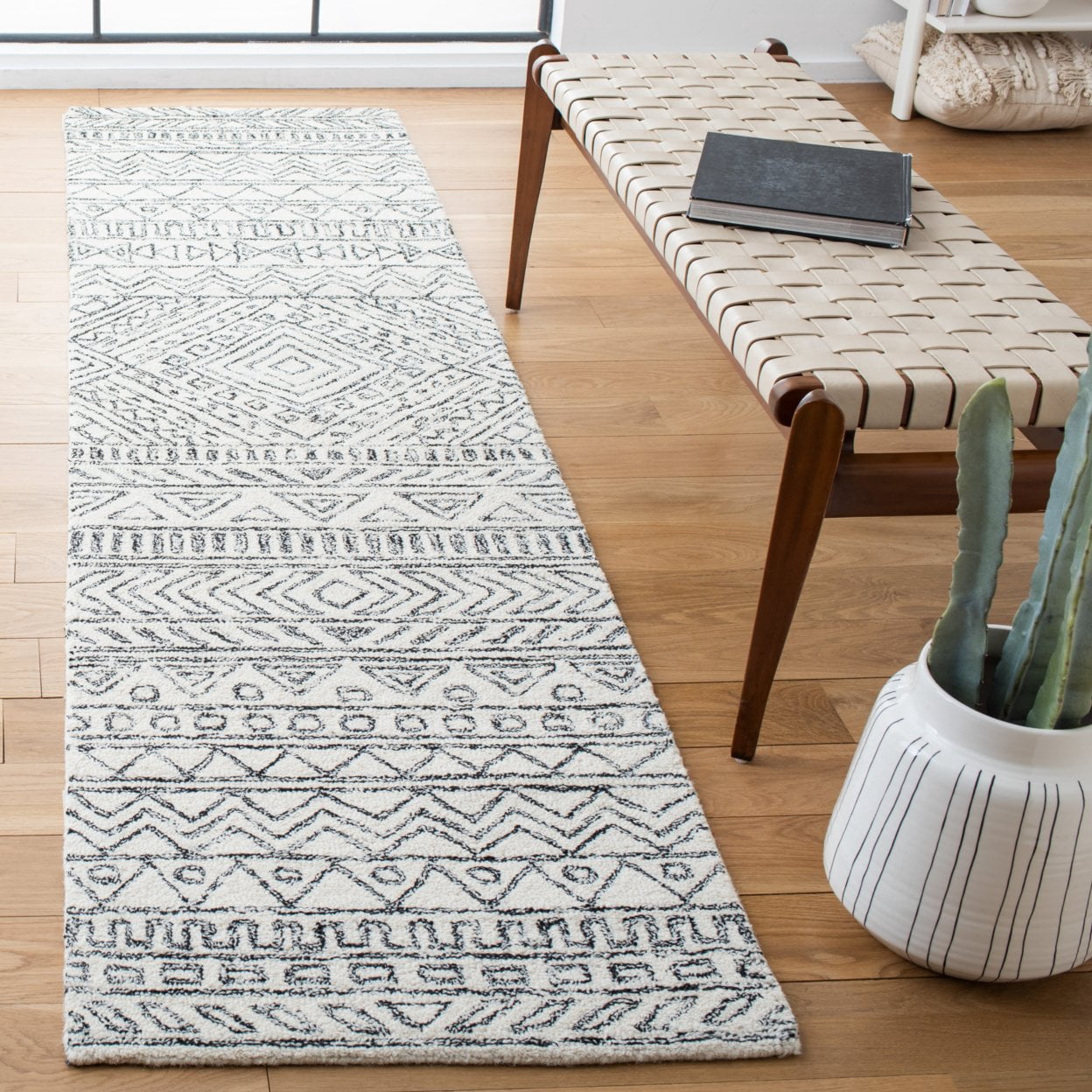 SAFAVIEH Aspen Rosalind Geometric Wool Area Rug, Ivory/Black, 11' x 15'