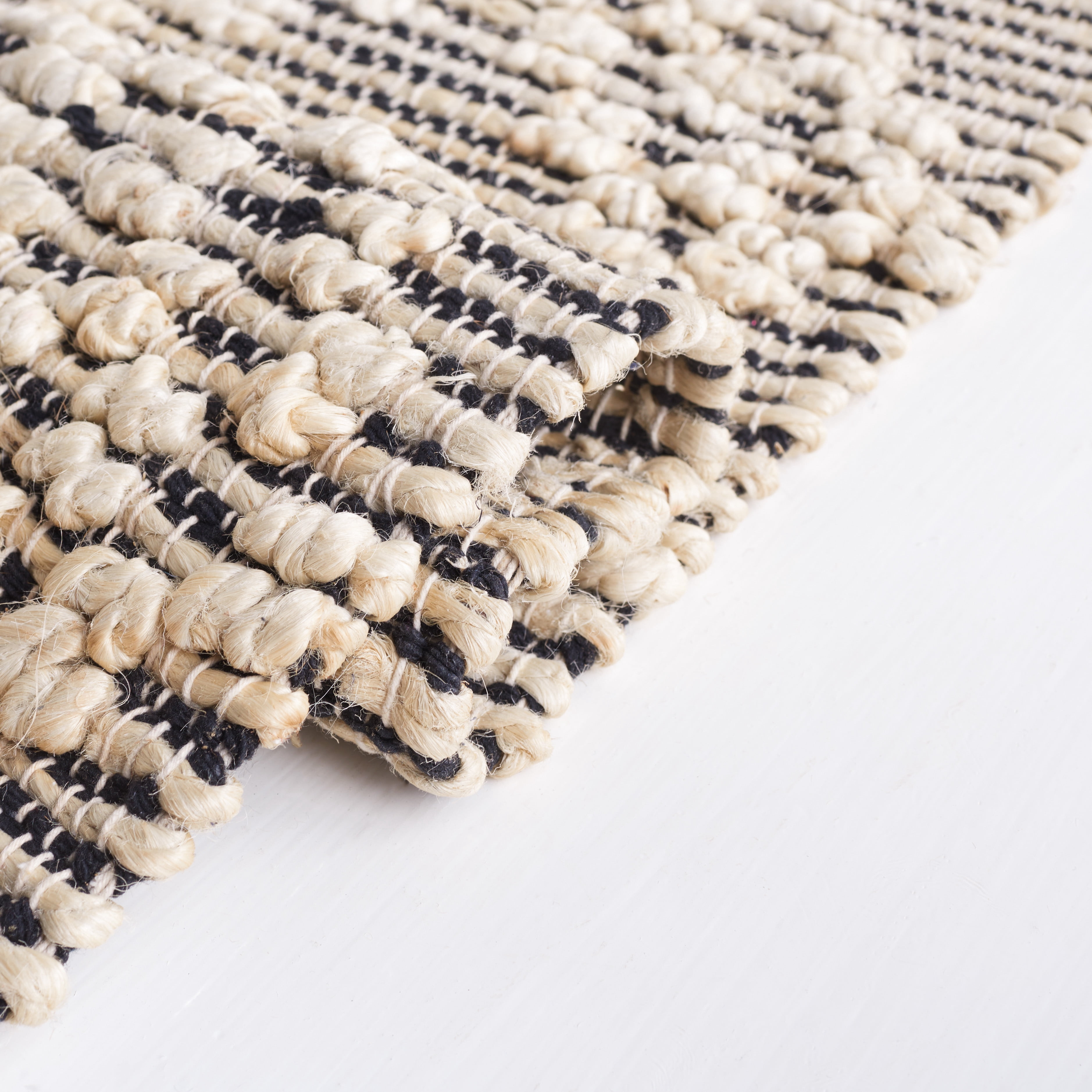 SAFAVIEH Natural Fiber Amadine Geometric Area Rug, Blush/Black, 6' x 6' Square