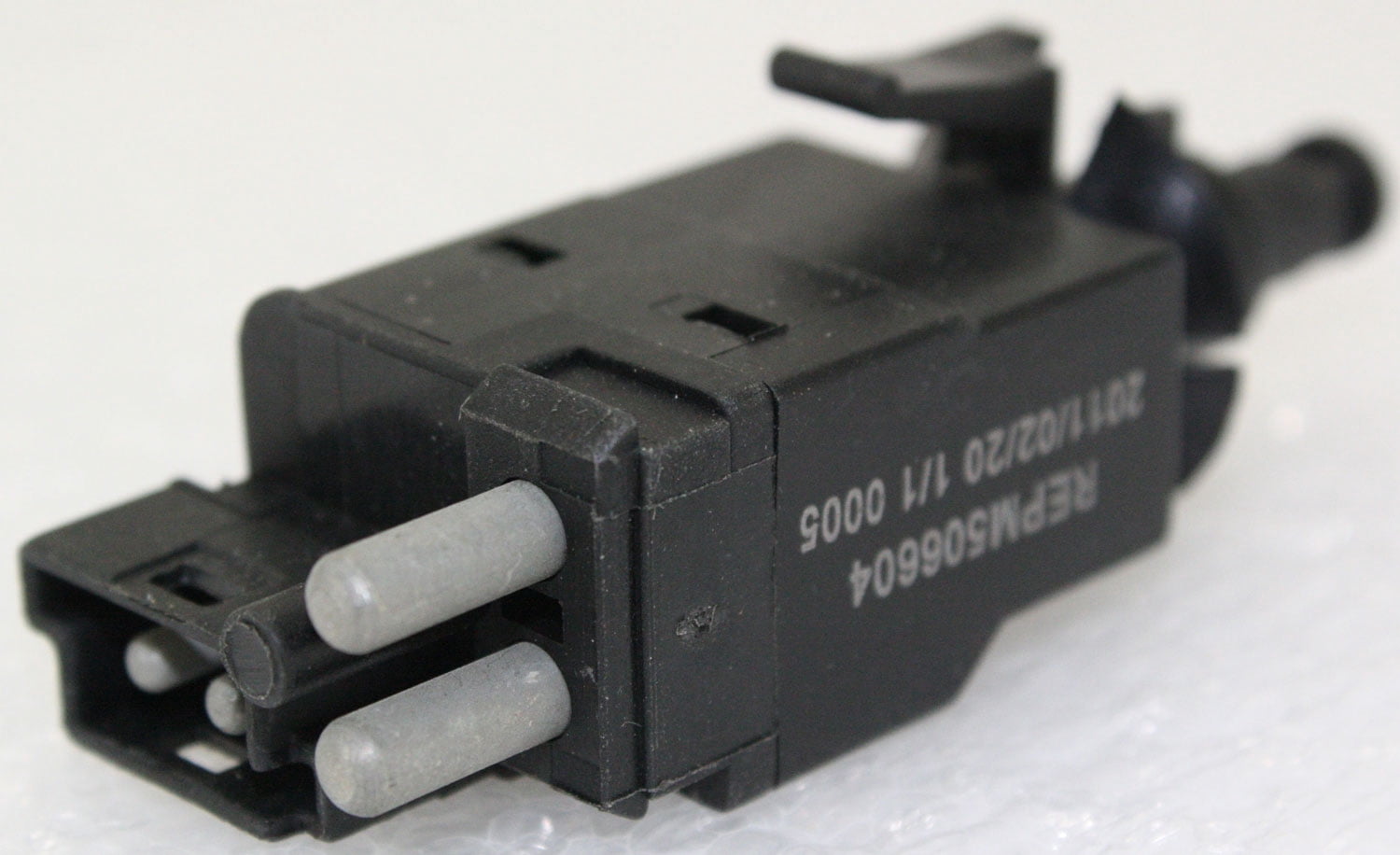 Brake Light Switch Compatible with 1986-1993 Mercedes Benz 300E, Mercedes Benz 190E 1986-1989 Mercedes Benz 190D 1987-1989 Mercedes Benz 260E 1988-1993 Mercedes Benz 300CE 6Cyl 3.0L