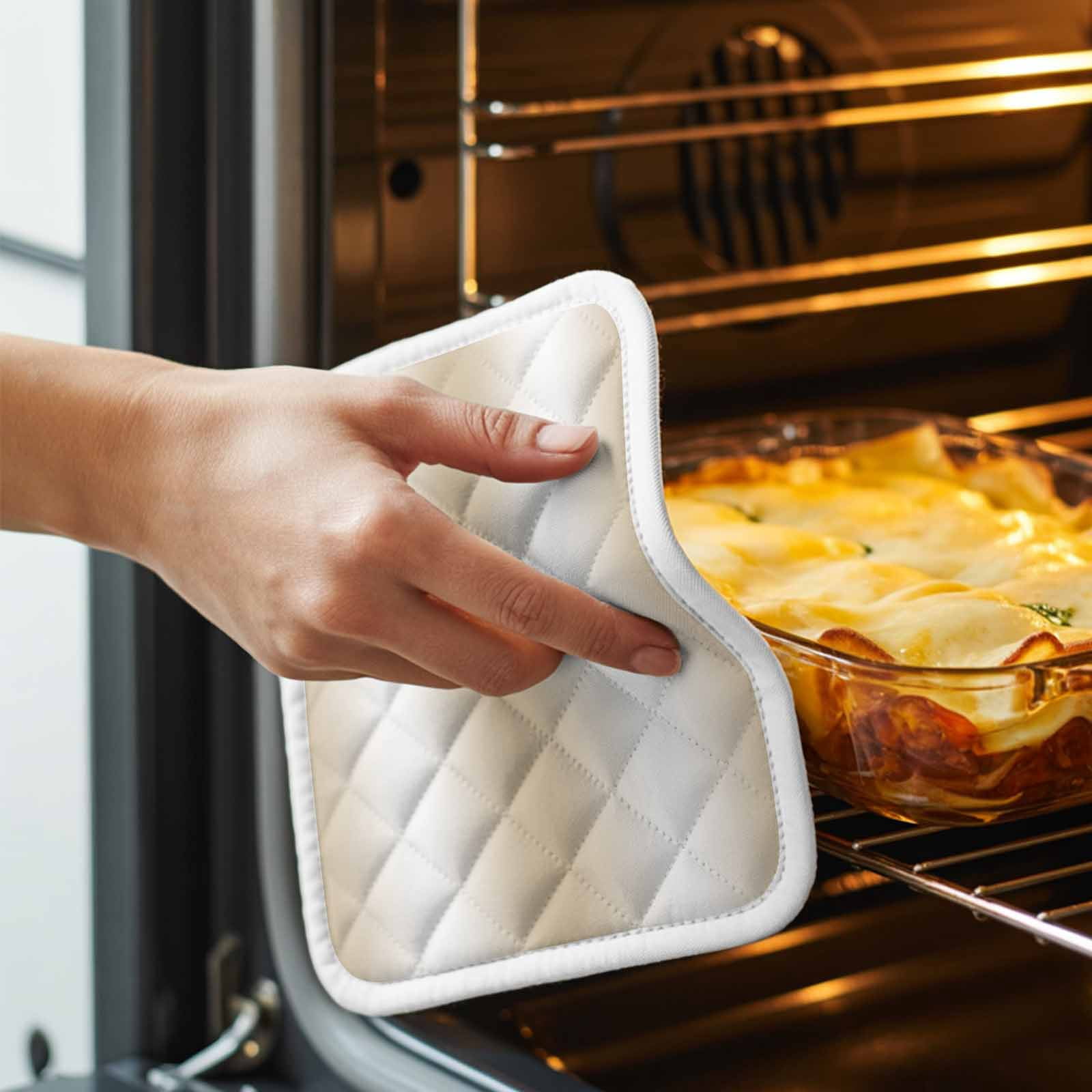 Beige White Ombre Pot Holders for Kitchen Heatproof Potholder, 2 Pack Country Minimalist Abstract Gradient Hot Pads Multipurpose Oven Pads Cloth Potholders Trivet for Cooking and Baking