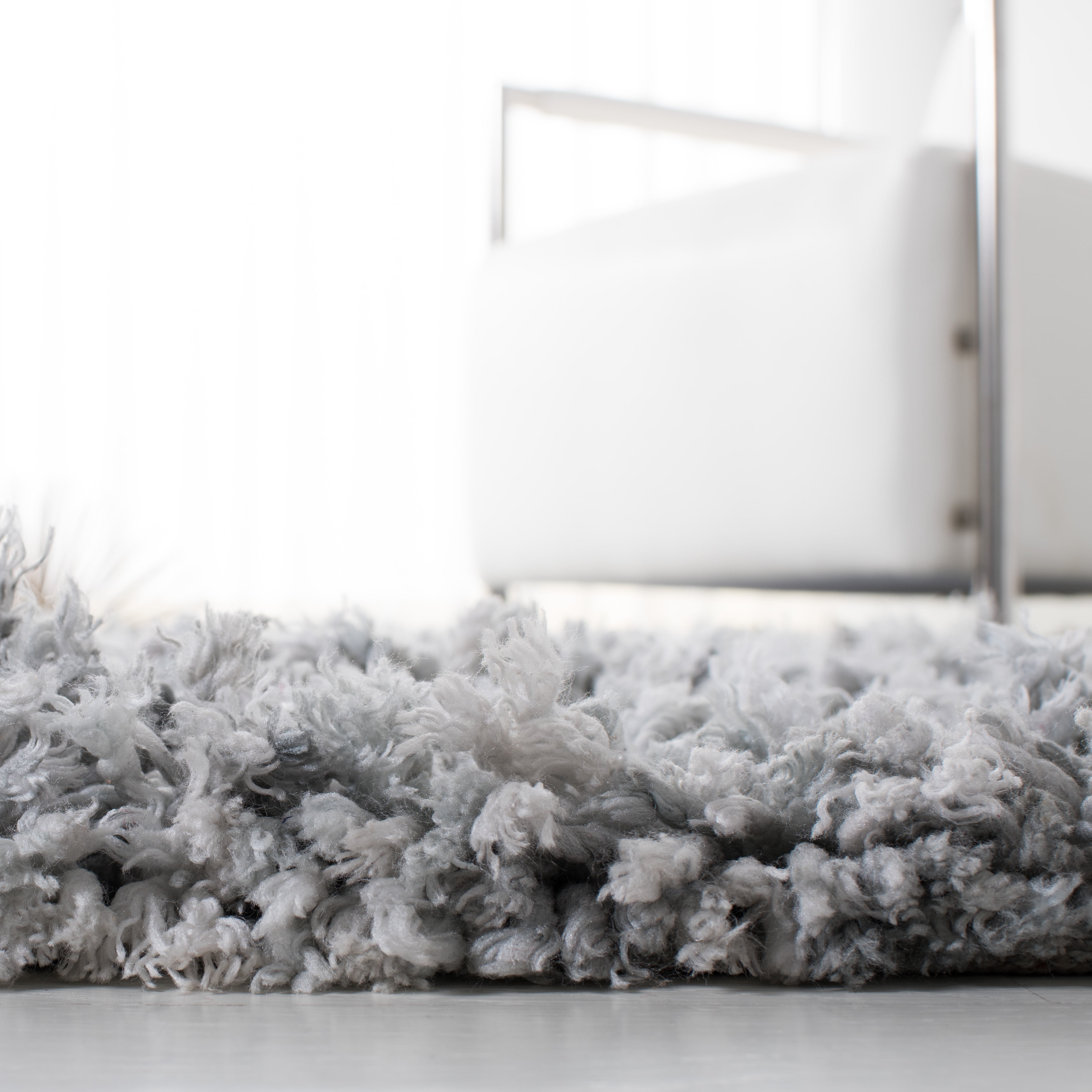 SAFAVIEH Rio Kynaston Solid Polyester Shag Area Rug, Grey/Ivory, 6' x 6' Square
